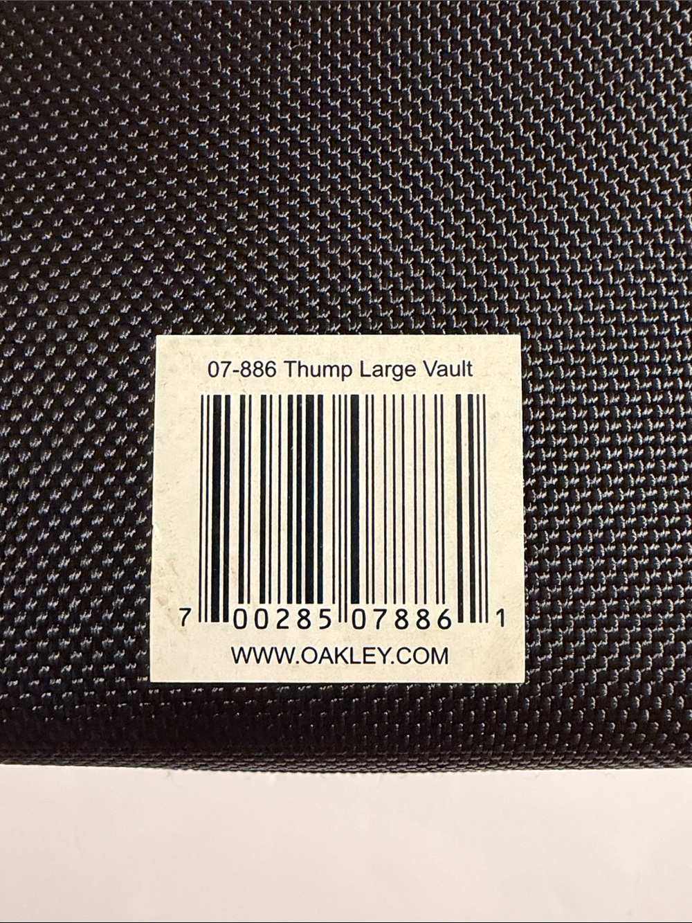 Oakley THUMP Earphones Sunglasses 2GB with Protective Storage Case. Singapore - Picture 15 of 16